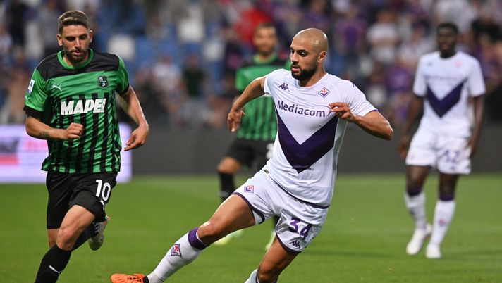 REGGIO NELL'EMILIA, ITALY - JUNE 02: Sofyan Amrabat of ACF Fiorentina controls the ball during the Serie A match between US Sassuolo and ACF Fiorentina at Mapei Stadium - Citta' del Tricolore on June 02, 2023 in Reggio nell'Emilia, Italy. (Photo by Alessandro Sabattini/Getty Images) VN – L’Atletico su Amrabat: è in lista, ma non da preferito - immagine 1