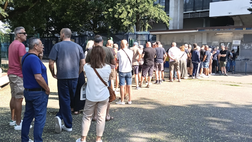 Verona, fila al Bentegodi per l’abbonamento