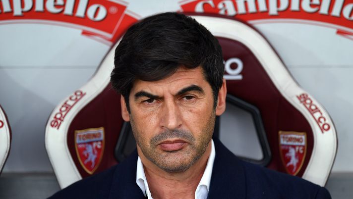 TURIN, ITALY - APRIL 18: Paulo Fonseca, Head Coach of Roma looks on prior to the Serie A match between Torino FC and AS Roma at Stadio Olimpico di Torino on April 18, 2021 in Turin, Italy. Sporting stadiums around Italy remain under strict restrictions due to the Coronavirus Pandemic as Government social distancing laws prohibit fans inside venues resulting in games being played behind closed doors. (Photo by Valerio Pennicino/Getty Images) UFFICIALE – Paulo Fonseca è il nuovo allenatore del Milan - immagine 1