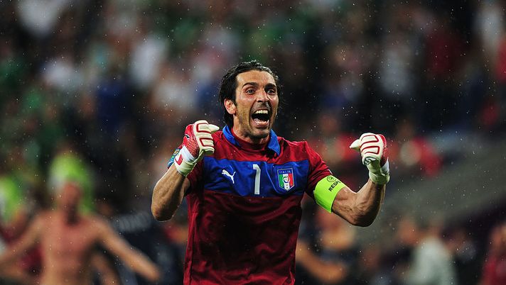 Pugno chiuso - immagine 1