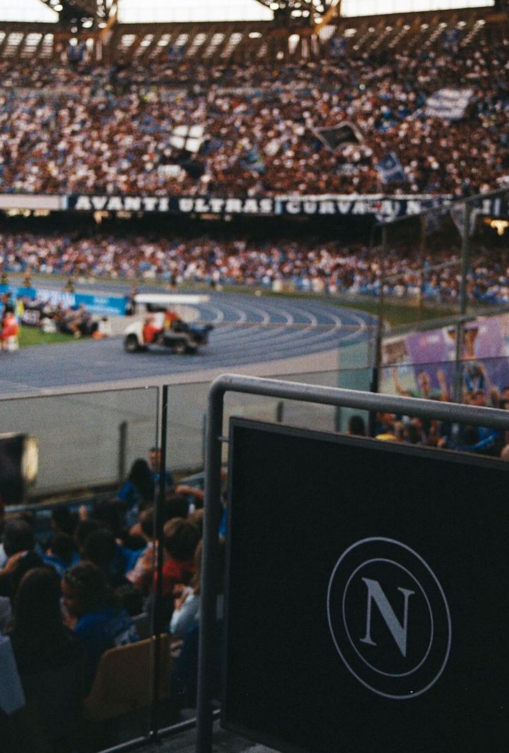 GALLERY Il Napoli come un bel film per i tifosi del Napoli: i suggestivi scatti - immagine 8