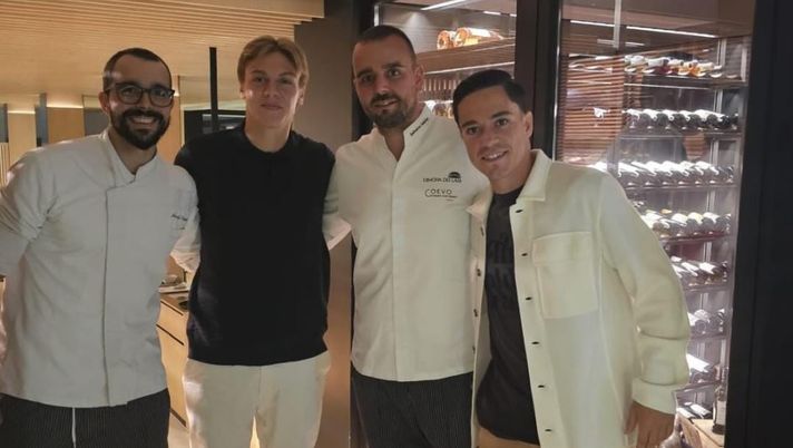 FOTO Raspadori e Zerbin a cena da Coevo: cena meritata dopo la vittoria di Milano - immagine 1