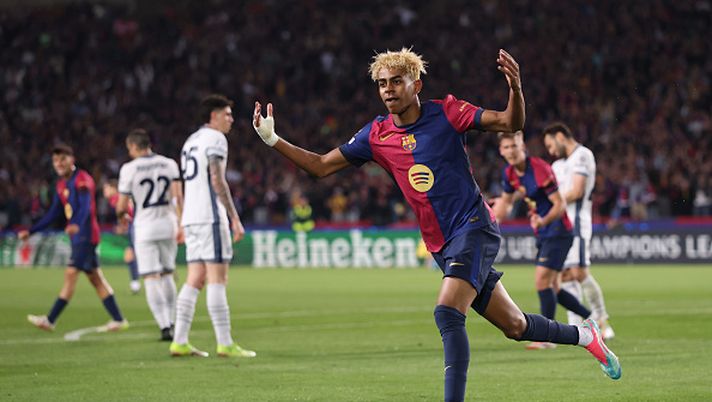 BARCELONA, SPAIN - APRIL 30: Lamine Yamal of FC Barcelona celebrates scoring his team's first goal during the UEFA Champions League 2024/25 Semi Final First Leg match between FC Barcelona and FC Internazionale Milano at Estadi Olimpic Lluis Companys on April 30, 2025 in Barcelona, Spain. (Photo by Carl Recine/Getty Images) Inter-Barcellona, dove vedere il big match di Champions in tv e streaming LIVE - immagine 1