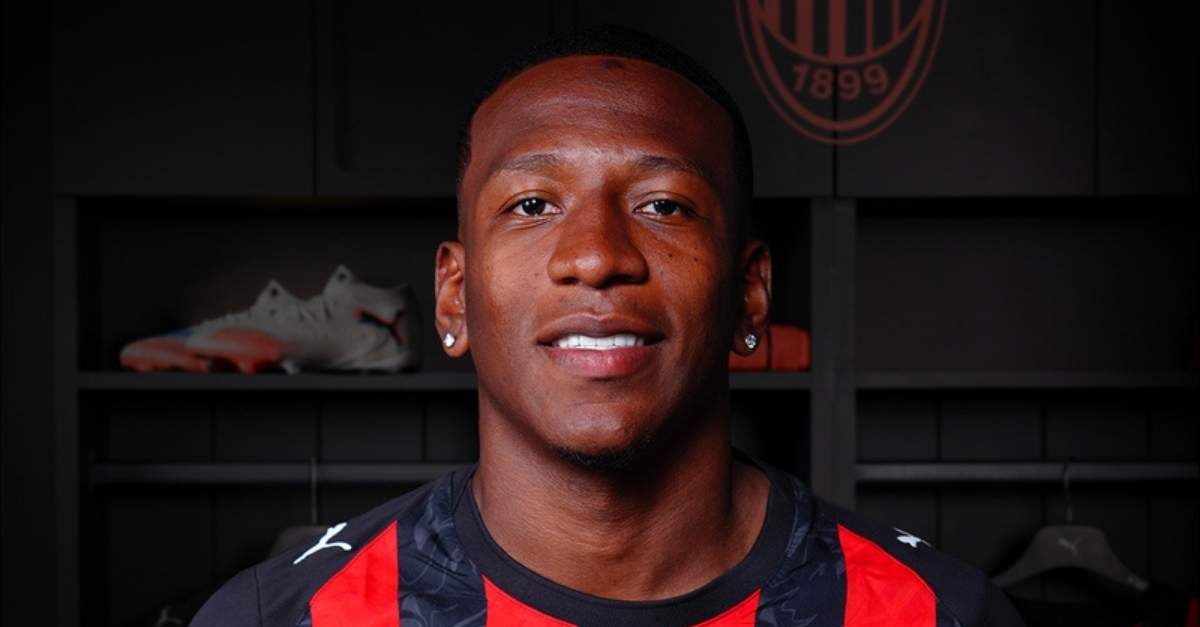 calciomercato milan estupinan ufficiale la durata del contratto e il numero di maglia