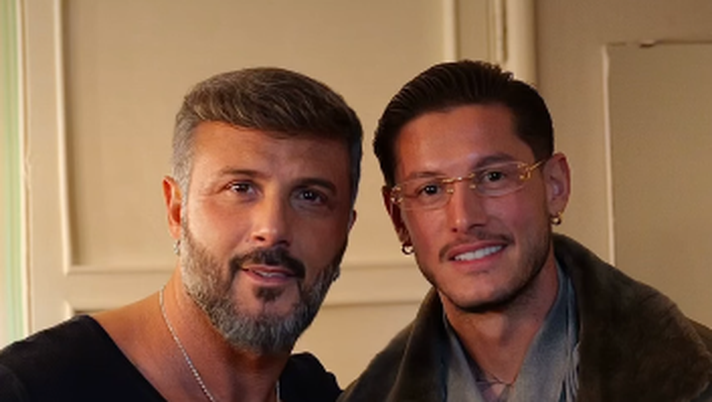 Mazzocchi al concerto di Alessio: omaggio social del terzino del Napoli – LA FOTO Mazzocchi al concerto di Alessio: omaggio social del terzino del Napoli – LA FOTO - immagine 1