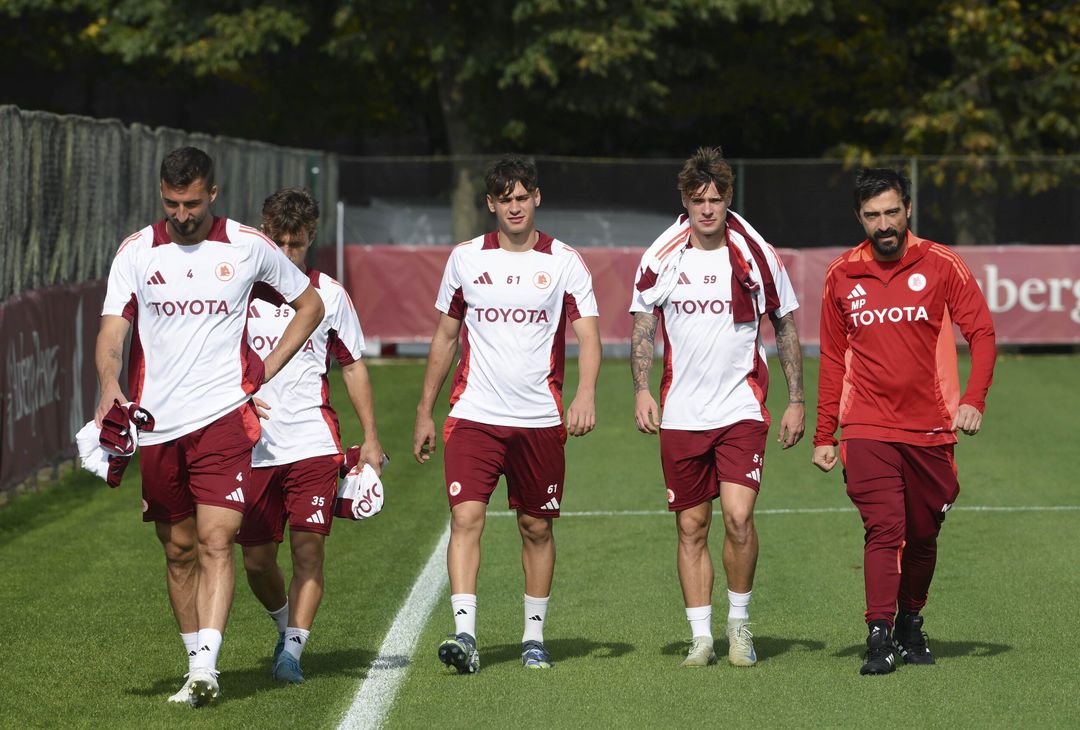 Roma, l’allenamento a Trigoria in vista della Dinamo Kiev – FOTO GALLERY- immagine 1