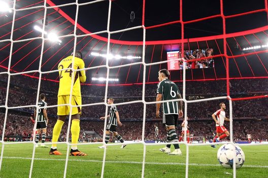 Onana: “Non abbiamo vinto per colpa mia. Devo dimostrare molto ai tifosi United”- immagine 3