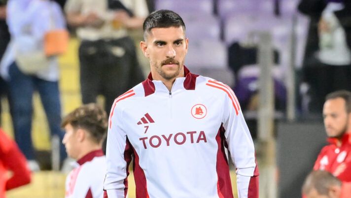 FLORENCE, ITALY - OCTOBER 27: AS Roma player Lorenzo Pellegrini warm-up prior to the Serie match between Fiorentina and Roma at Stadio Artemio Franchi on October 27, 2024 in Florence, Italy. (Photo by Fabio Rossi/AS Roma via Getty Images) FORMAZIONI UFFICIALI – La scelta su Pellegrini e Dovbyk! Dia, Belotti, Vlasic, Isaksen, Hummels… - immagine 1