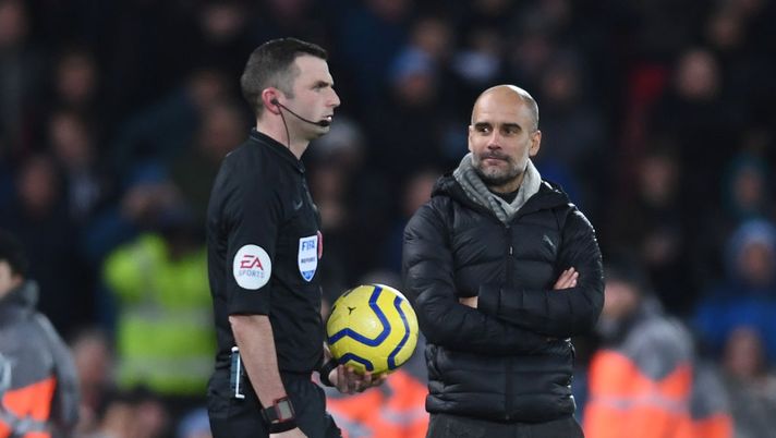 Stop in Premier per l’arbitro Oliver: fatale il clamoroso errore in FA Cup - immagine 1