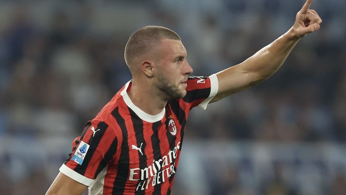 esultanza gol Strahinja Pavlovic AC Milan Lazio-Milan 2-2 Serie A 2024-2025