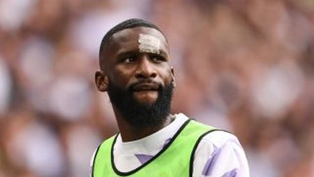 MADRID, SPAIN - OCTOBER 16: Antonio Rudiger of Real Madrid CF looks on during the LaLiga Santander match between Real Madrid CF and FC Barcelona at Estadio Santiago Bernabeu on October 16, 2022 in Madrid, Spain. (Photo by David Ramos/Getty Images)