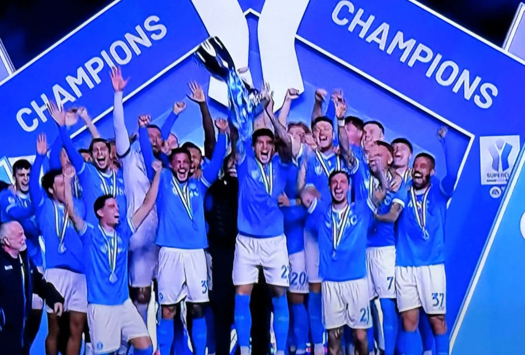 Il Napoli è SuperCampione: la premiazione degli azzurri – LA GALLERY - immagine 3