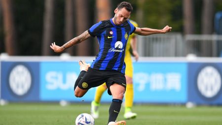 COMO, ITALY - JULY 21: Hakan Calhanoglu of FC Internazionale scores the goal during the friendly match between FC Internazionale and US Pergolettese at the club's training ground Suning Training Center at Appiano Gentile on July 21, 2023 in Como, Italy. (Photo by Mattia Pistoia - Inter/Inter via Getty Images)