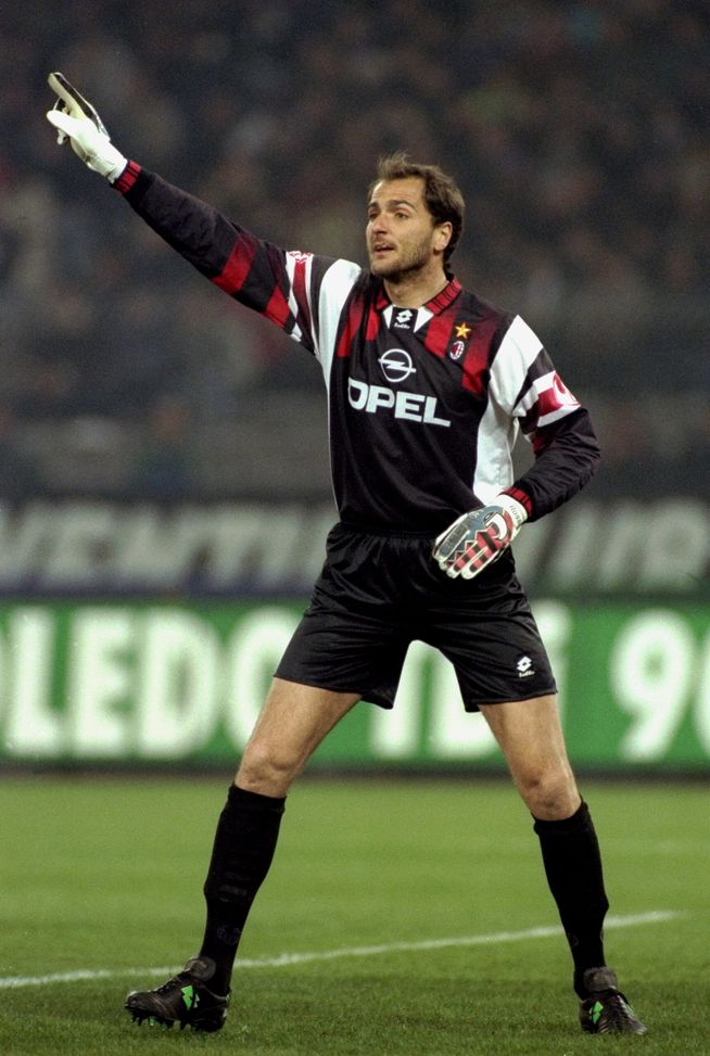 25 Feb 1996: AC Milan keeper Sebastiano Rossi during the Serie A match against Juventus at the Stadio Delle Alpi in Turin, Italy. Mandatory Credit: Claudio Villa /Allsport sebastiano-rossi-milan-intervista-dichiarazioni-gazzetta-dello-sport-sacchi-capello-berlusconi