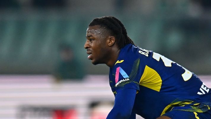 Verona, nuovo infortunio per Bella-Kotchap: stop muscolare da valutare e cambio obbligato - immagine 1