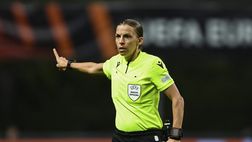 Uefa, stabilita una nuova regola: ammonizione per chi si avvicina all’arbitro