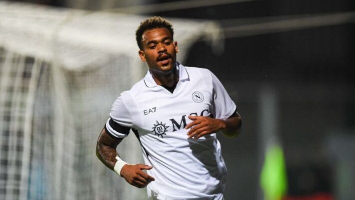 CASTEL DI SANGRO, ITALY - JULY 28: Cyril Ngonge of SSC Napoli celebrates his goal during the friendly match between SSC Napoli and KF Egnatia at Teofilo Patini Stadium on Jul 28, 2024 in Castel di Sangro, Aquila, Italy. (Photo by SSC Napoli/Getty Images) I voti al fantacalcio: cinque 4,5 nel Napoli! La scelta su Cambiaghi e Ngonge, Lazovic più di Bijol - immagine 1
