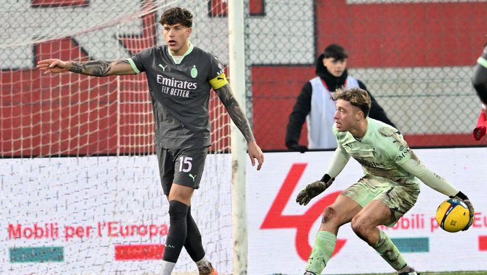 PESARO, ITALY - DECEMBER 15:  Lapo Nava of Milan Futuro in action during the Serie C match between Vis Pesaro and Milan Futuro on December 15, 2024 in Pesaro, Italy.  (Photo by AC Milan/AC Milan via Getty Images)  Milan Futuro sconfitto anche a Pesaro, ma pesa un grave errore arbitrale - immagine 1