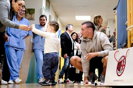 Camarda e Fanta Charity: un sorriso per i bambini del Buzzi- immagine 2