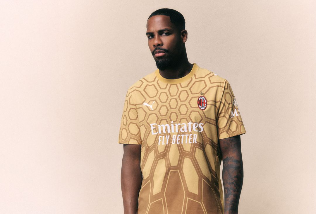 Nuova prima maglia AC Milan 2026-2027 PUMA (Fonte Milan) Nuova prima maglia AC Milan 2026-2027 PUMA (Fonte Milan)