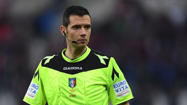 TURIN, ITALY - APRIL 02: Referee Davide Ghersini looks on during the Serie A match between FC Torino and Udinese Calcio at Stadio Olimpico di Torino on April 2, 2017 in Turin, Italy. (Photo by Valerio Pennicino/Getty Images) Torino-Spezia, le designazioni: arbitra Ghersini. Nasca al Var - immagine 1