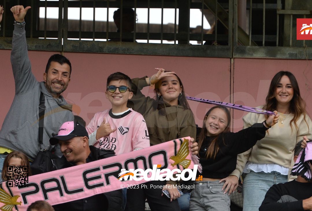 FOTOTIFO Palermo-Cittadella 0-1, gli scatti ai tifosi al “Renzo Barbera” (GALLERY) - immagine 66