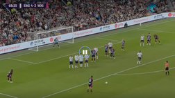 VIDEO / Tevez calcia, il portiere si sposta: il gol su punizione è da ridere