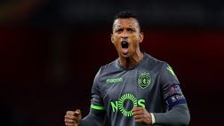 VIDEO – Nani, che fai? Toglie la maglia a un tifoso che chiedeva l’autografo