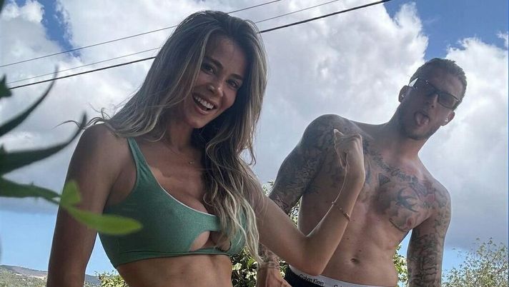 Instagram @dilettaleotta  Diletta Leotta, luna di miele a Ibiza: le immagini con Karius e la figlia Aria - immagine 1