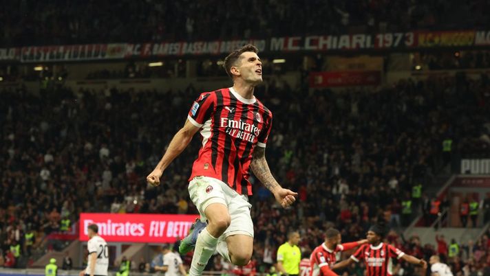 L'esultanza di Christian Pulisic (attaccante AC Milan) per il suo gol in Milan-Bologna 3-1 (Serie A 2024-2025) | News (Getty Images) esultanza gol Christian Pulisic AC Milan Milan-Bologna 3-1 Serie A 2024-2025