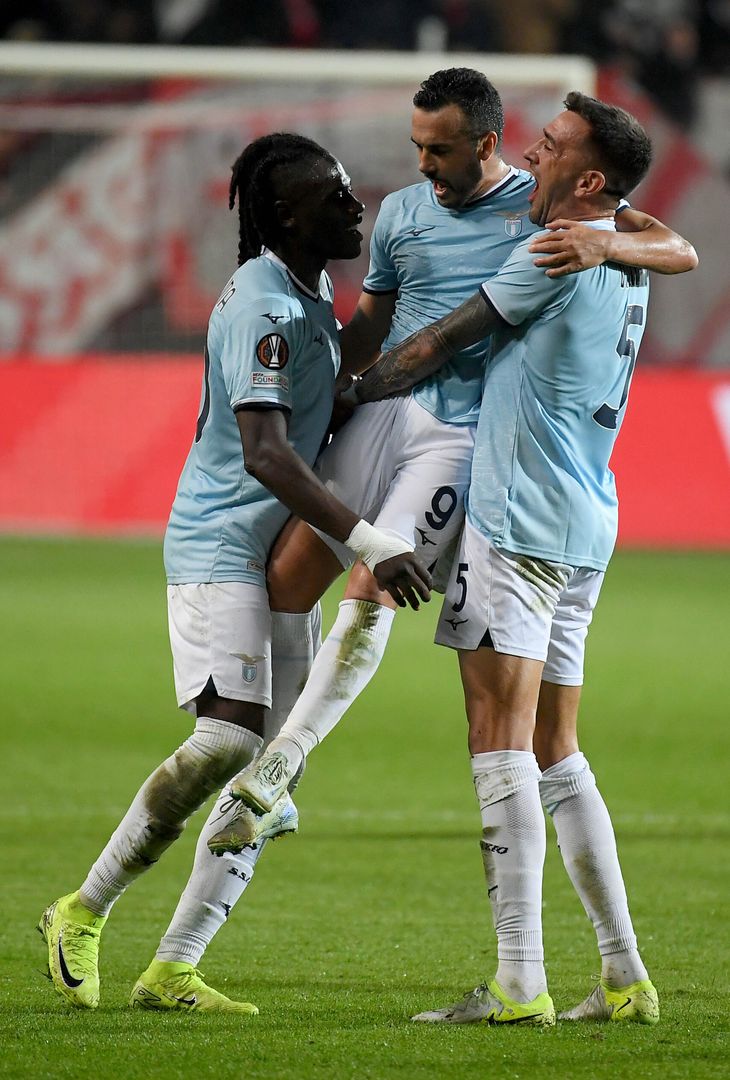 Pedro, Vecino e Tchaouna