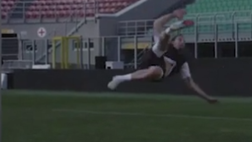 Milan, Ibrahimovic torna a San Siro e segna in mezza rovesciata | VIDEO