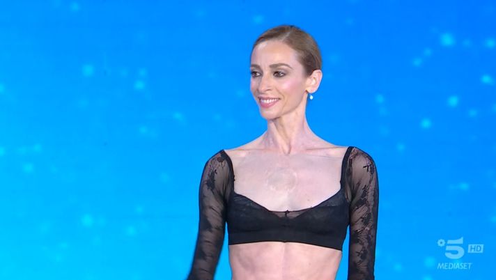 Anbeta Toromani ospite di This is me: il ballo e il siparietto col marito  Anbeta Toromani ospite di This is me: il ballo e il siparietto col marito - immagine 1