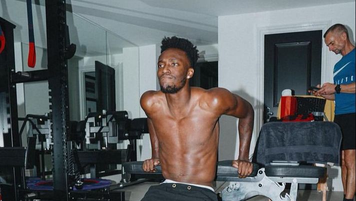 Abraham, continua la riabilitazione tra palestra e piscina: “Confido in Dio” - immagine 1