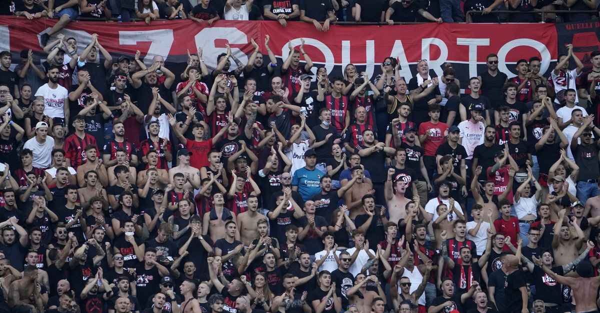 Esplode la contestazione della Curva Sud: cori durissimi contro società e squadra