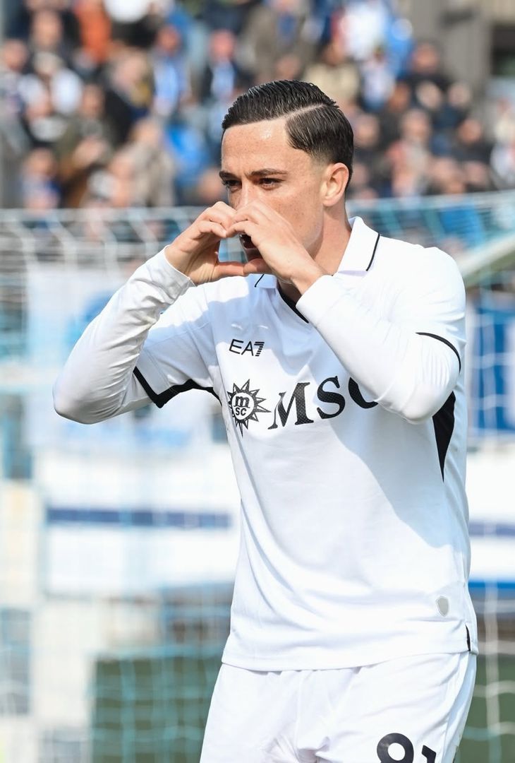 L’amore si presenta in diversi modi: quanti cuori e baci per gli azzurri – LA GALLERY - immagine 5