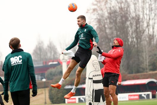 oggi-a-milanello-le-foto-dellallenamento-del-venerdi