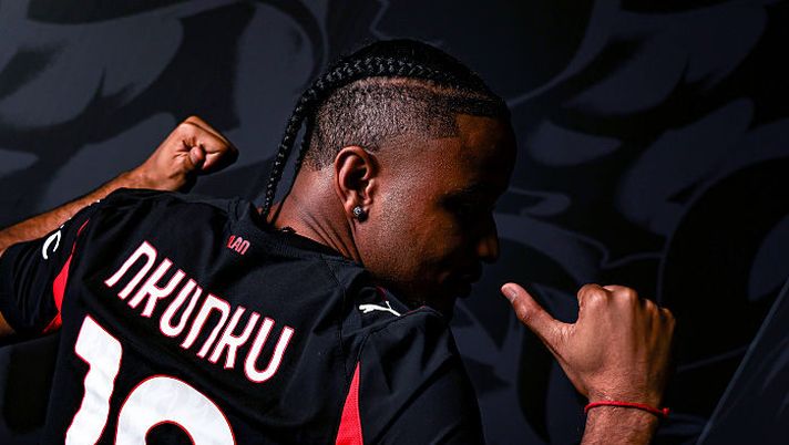 MILAN, ITALY - AUGUST 29: New AC Milan player Christopher Nkunku is seen during his first photoshoot with the club at Casa Milan on August 29, 2025 in Milan, Italy. (Photo by Giuseppe Cottini/AC Milan via Getty Images) Milan, importante capire come sta Nkunku: le sensazioni verso il Bologna - immagine 1