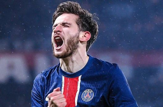 Dopo la sconfitta patita nella gara d'andata, Kvaratskhelia e il suo Paris Saint-Germain eliminano dalla Champions League il Liverpool