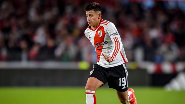 GettyImages Echeverri ha scelto i giallorossi. Le telefonate di Dybala e Soulé - immagine 1