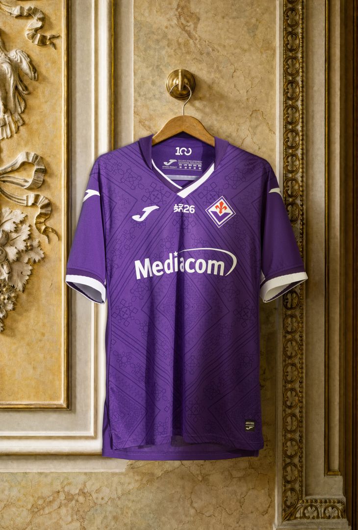 FOTO – La nuova maglia della Fiorentina. Le migliori immagini di oggi- immagine 1