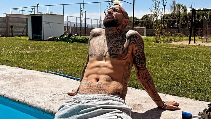Vidal, relax a bordo piscina: “Oggi ringrazio Dio perchè…” - immagine 1