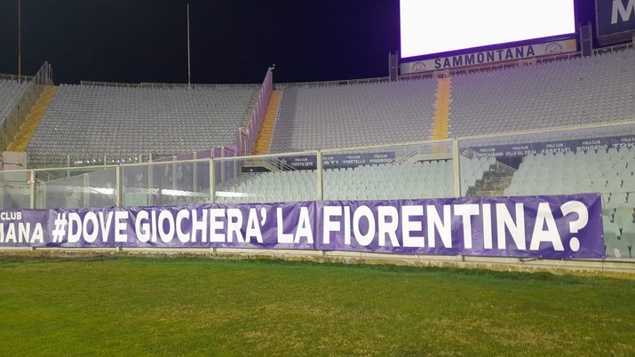 FOTO – Spunta uno striscione al Franchi: “Dove giocherà la Fiorentina?” - immagine 1