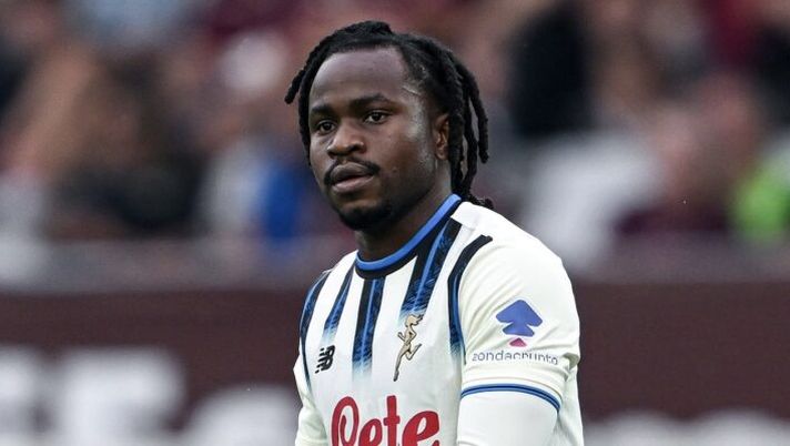 TURIN, ITALY - SEPTEMBER 21: Ademola Lookman of Atalanta looks during the Serie A match between Torino FC and Atalanta BC at Stadio Olimpico di Torino on September 21, 2025 in Turin, Italy. (Photo by Image Photo Agency/Getty Images) Percassi: “Orgogliosi di Lookman: è ripartito benissimo, ora si comporta da super professionista” - immagine 1