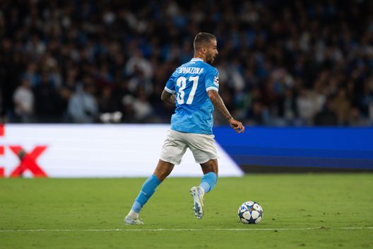 NAPLES, ITALY - OCTOBER 01: Leonardo Spinazzola in action during the UEFA Champions League 2025/26 League Phase MD2 match between SSC Napoli and Sporting Clube de Portugal at Stadio Diego Armando Maradona on October 01, 2025 in Naples, Italy. (Photo by SSC NAPOLI/SSC NAPOLI via Getty Images)