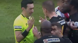 VIDEO / Schiaffo al compagno: rosso assurdo in Turchia