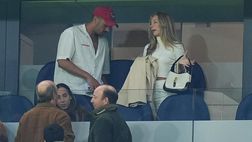 Ester Exposito non si sbilancia sul flirt con Mbappé, ma il sorriso dice tutto: “Non dirò…”