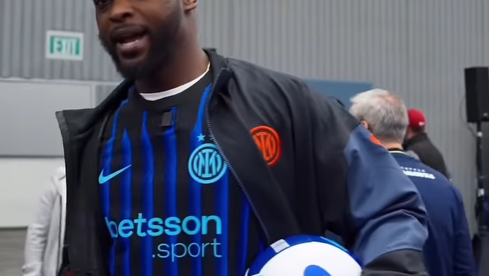 VIDEO/ Il Super Bowl si tinge di nerazzurro: Cliff Avril in maglia Inter sfida le star di NFL - immagine 1