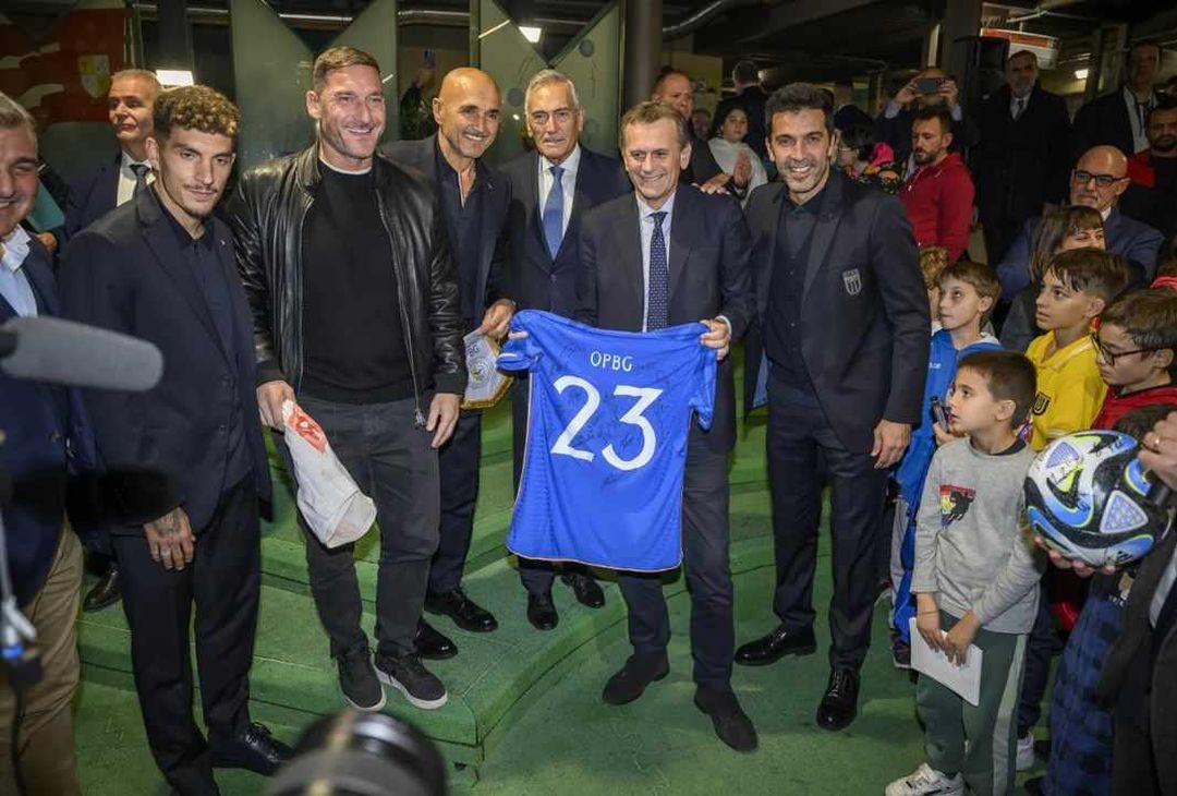 GALLERY Di Lorenzo e Spalletti al Bambino Gesù per far visita ai piccoli malati - immagine 2