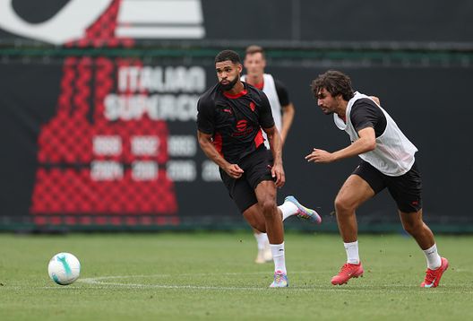 CAIRATE, ITALY - JULY 19: Ruben Loftus-Cheek e Yacine Adli 'avversari oggi a Milanello (Photo by Claudio Villa/AC Milan via Getty Images) Oggi a Milanello